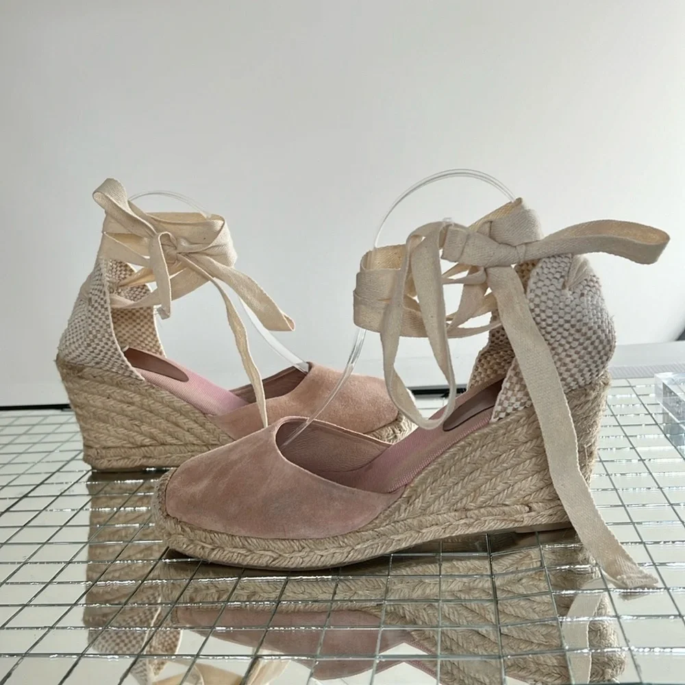 Andre Assous Sz 39 Wedge Espadrille Suede Jute Wrap Around Sandal